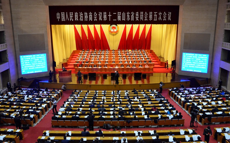 山東省政協十二屆五次會議開幕。張代生攝