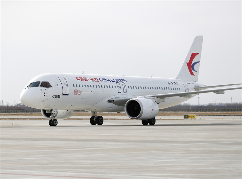 1月15日，全球首架C919國產大飛機抵達青島膠東國際機場進行驗證飛行。張進剛攝