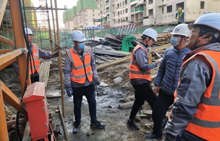 龍口市住建局持續(xù)嚴抓建筑工地安全生產管理          監(jiān)管人員按照各自責任分工，對建筑施工安全進行大體檢、堅決堵漏洞、補短板、防隱患。