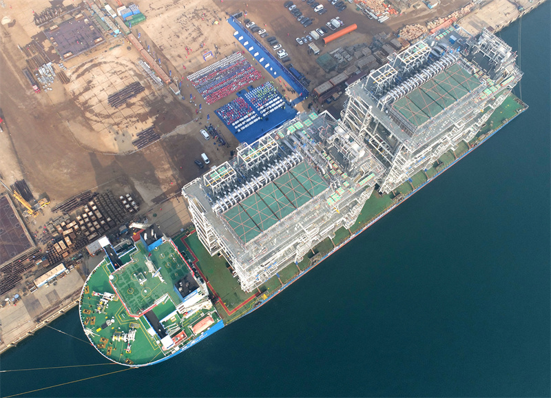 3月7日，全球首例一體化建造LNG模塊化工廠在青島西海岸新區完工交付。張進剛攝