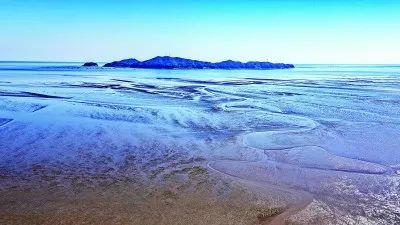 航拍遼寧丹東鴨綠江口濕地。光明日?qǐng)?bào) 徐譚/攝