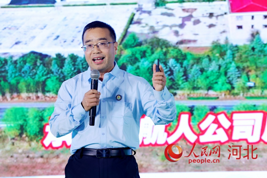 承德宇航人高山植物應用技術有限責任公司總經理姜建森作分享。人民網記者 周博攝